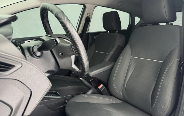 imagem-https://www.socarrao.com.br/sc-vehicle-images-prod/3996369/1789999253054-vehicle_image_1789780076_48fe257666191a6c95db238f9c8a7eea.jpeg