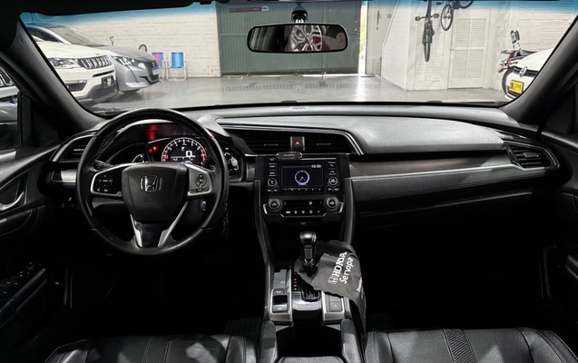 imagem-https://www.socarrao.com.br/sc-vehicle-images-prod/3996410/1789999309790-vehicle_image_1789999222_99b7a1f2bba86a194f36444edc5814f6.jpeg
