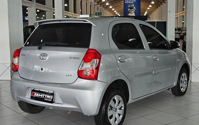 imagem-https://www.socarrao.com.br/sc-vehicle-images-prod/3996774/1790198136663-8448814_2_B_f48a4a4e20.jpeg