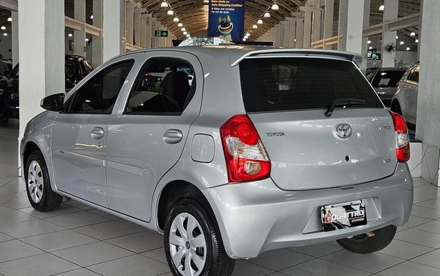 imagem-https://www.socarrao.com.br/sc-vehicle-images-prod/3996774/1790198136663-8448814_3_B_69d718750a.jpeg