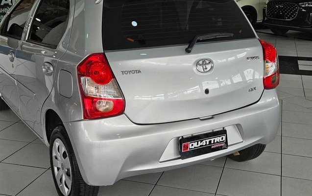 imagem-https://www.socarrao.com.br/sc-vehicle-images-prod/3996774/1790198136668-8448814_19_B_20445fc9a1.jpeg