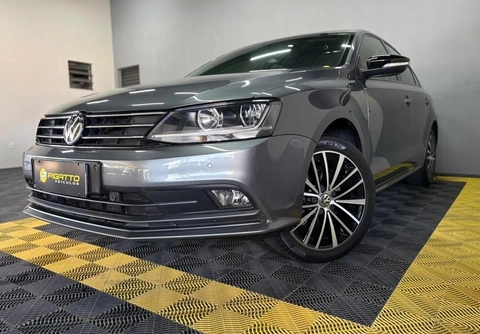 Volkswagen Jetta 2017 Cinza — foto 1 de 3