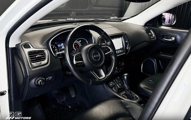 imagem-https://www.socarrao.com.br/sc-vehicle-images-prod/3997040/1790000905418-8471576_3_B_e31e94889f.jpeg