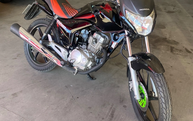 imagem-https://www.socarrao.com.br/sc-vehicle-images-prod/3997135/1790001259198-SU1HXzIwNDQuanBlZw.jpeg