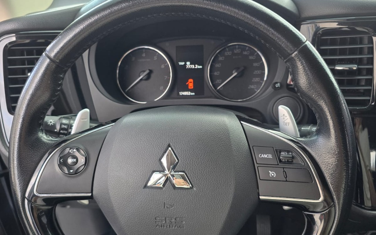imagem-https://www.socarrao.com.br/sc-vehicle-images-prod/3997141/1790001001930-V2hhdHNBcHAgSW1hZ2UgMjAyNi0wNy0xNCBhdCAxMi41Ny41NyAoMSkuanBlZw.jpeg