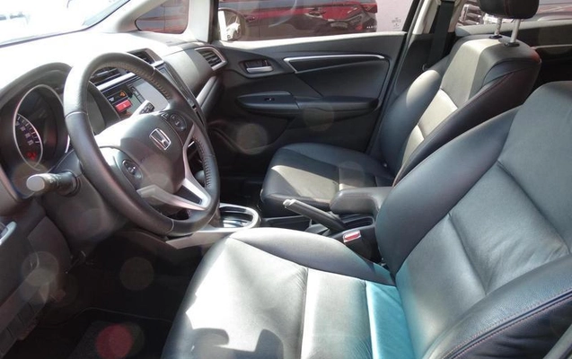 imagem-https://www.socarrao.com.br/sc-vehicle-images-prod/3997275/1790005570225-8411424_10_B_8aaeba424c.jpeg