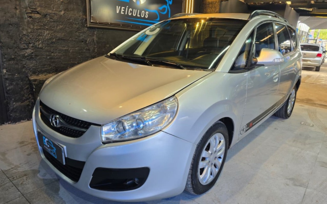 Jac J6 2.0 16V 5p Mec. 2012 Prata — foto 1 de 3