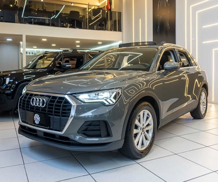 Audi Q3 2021 Cinza — foto 1 de 3