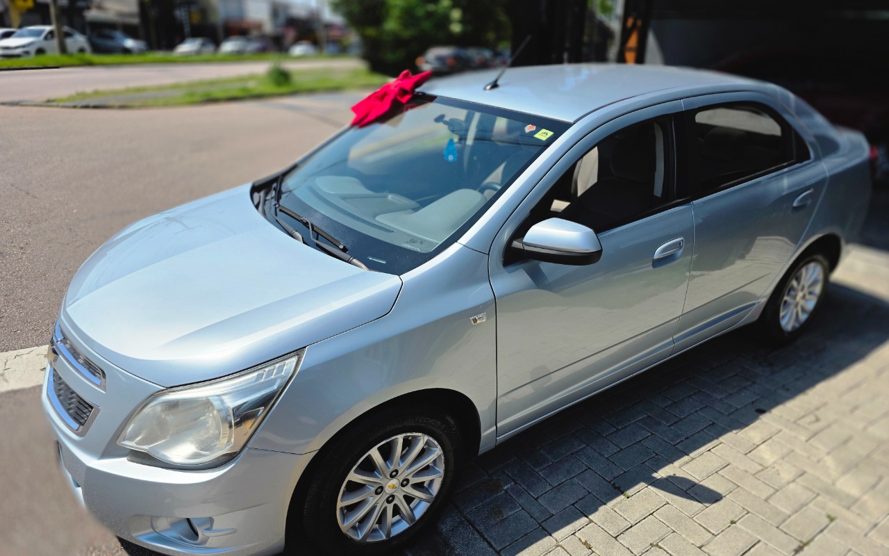 Chevrolet Cobalt 2012 Prata — foto 1 de 3
