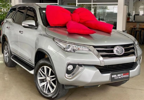 Toyota Hilux SW4 2020 Prata — foto 1 de 3