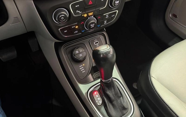 imagem-https://www.socarrao.com.br/sc-vehicle-images-prod/3998933/1790005268102-8257438_10_B_fba657bff6.jpeg