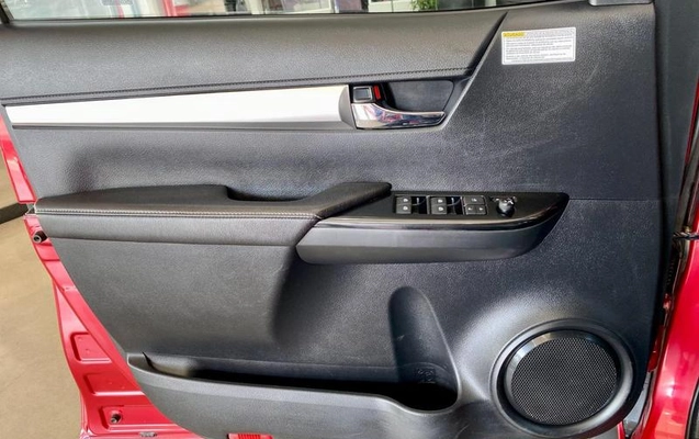 imagem-https://www.socarrao.com.br/sc-vehicle-images-prod/3998937/1790005272000-8288256_17_B_d2da97a4ba.jpeg