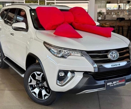 Toyota Hilux SW4 2019 Branco — foto 1 de 3