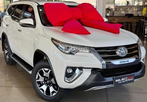 Toyota Hilux SW4 2019 Branco — foto 1 de 3