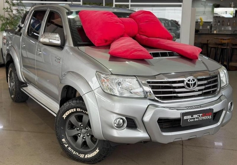 Toyota Hilux 2015 Prata — foto 1 de 3