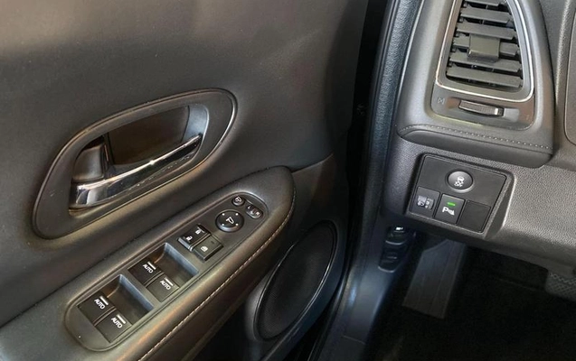 imagem-https://www.socarrao.com.br/sc-vehicle-images-prod/3998965/1790005310000-8356256_15_B_61fc333e3f.jpeg