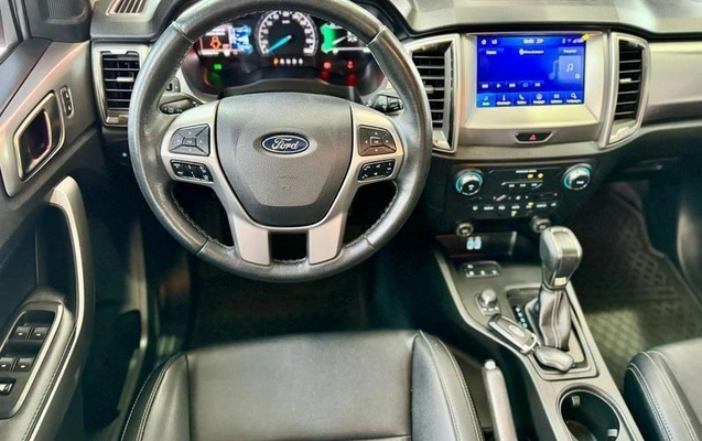 imagem-https://www.socarrao.com.br/sc-vehicle-images-prod/3998973/1790018227891-8404744_7_B_718b766c59.jpeg