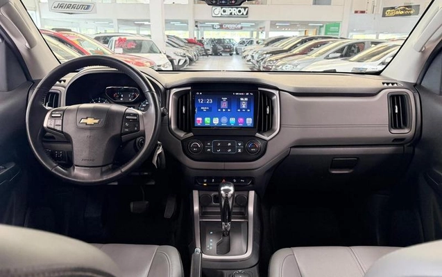 imagem-https://www.socarrao.com.br/sc-vehicle-images-prod/3999265/1790005809585-8473718_11_B_e22f71bb69.jpeg
