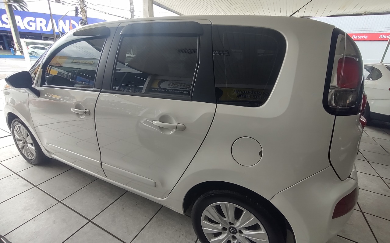 imagem-https://www.socarrao.com.br/sc-vehicle-images-prod/3999294/1790017818781-SU1HXzIwMjYwOTIxXzExMTIyMzcyN19IRFIuanBn.jpg