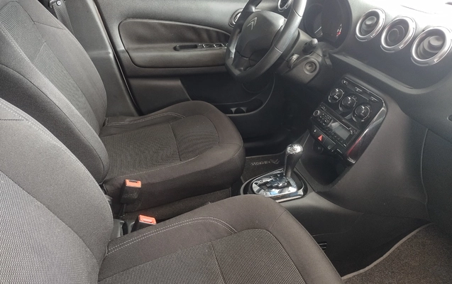 imagem-https://www.socarrao.com.br/sc-vehicle-images-prod/3999294/1790017819084-SU1HXzIwMjYwOTIxXzExMTMzNDA4MV9IRFIuanBn.jpg