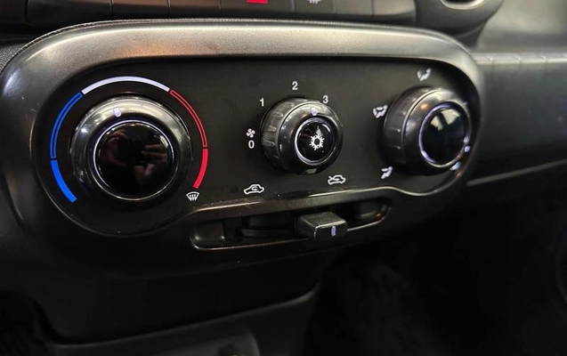 imagem-https://www.socarrao.com.br/sc-vehicle-images-prod/3999363/1790027521051-8488590_3_B_1f70be902e.jpeg