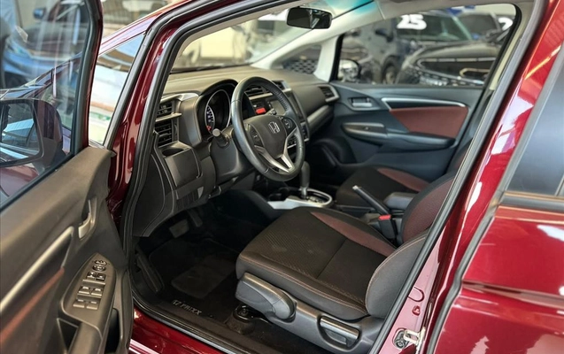 imagem-https://www.socarrao.com.br/sc-vehicle-images-prod/3999932/1790007452243-53ebcf4c-5733-4df9-b89e-0edc4e9a7a1520260921131136.jpeg