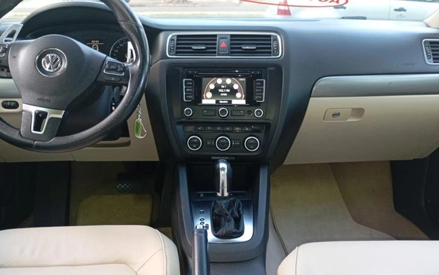 imagem-https://www.socarrao.com.br/sc-vehicle-images-prod/4000005/1790007706229-8450247_13_B_5371fea0e6.jpeg