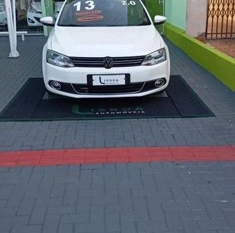 Volkswagen Jetta 2013 Branco — foto 1 de 3