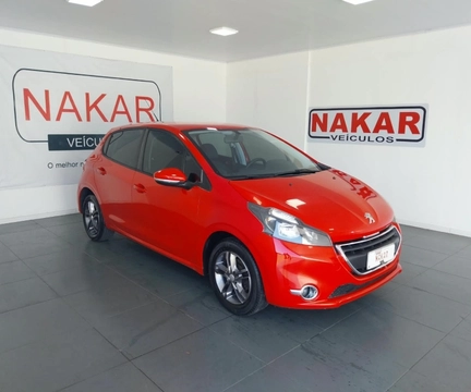 Peugeot 208 2014 Vermelho — foto 1 de 3