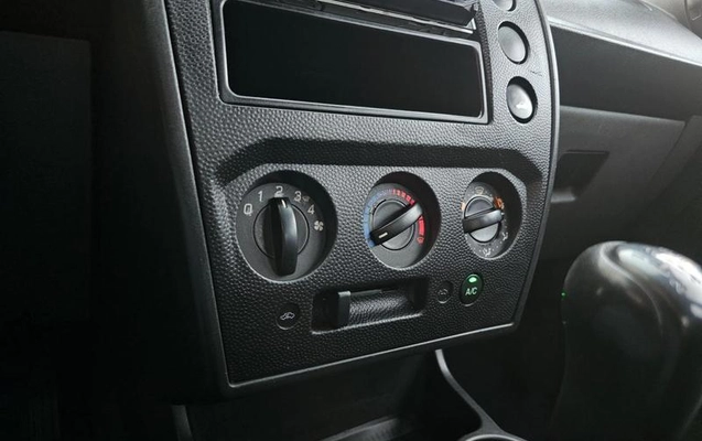 imagem-https://www.socarrao.com.br/sc-vehicle-images-prod/4000087/1790177811164-8487681_9_B_2886e50808.jpeg