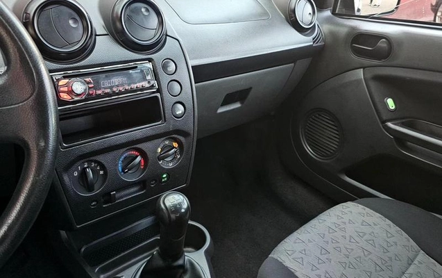 imagem-https://www.socarrao.com.br/sc-vehicle-images-prod/4000087/1790177811170-8487681_12_B_07173308cd.jpeg