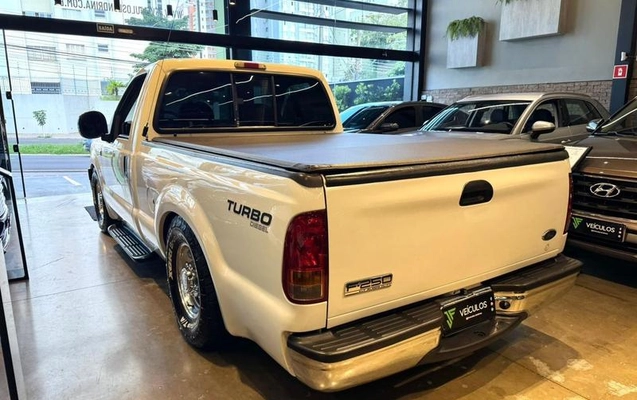 imagem-https://www.socarrao.com.br/sc-vehicle-images-prod/4000212/1790008288535-7742022_6_B_d66af6df59.jpeg