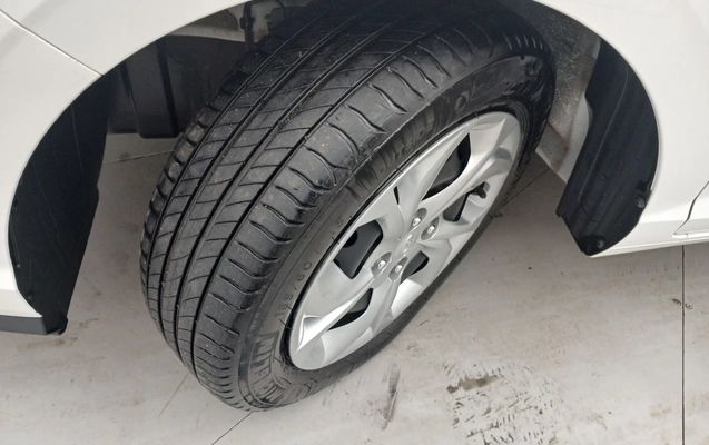 imagem-https://www.socarrao.com.br/sc-vehicle-images-prod/4000225/1790008318543-1_084357.jpg