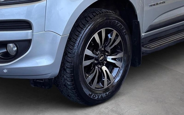 imagem-https://www.socarrao.com.br/sc-vehicle-images-prod/4000258/1790027454166-8489990_17_B_6635c62319.jpeg