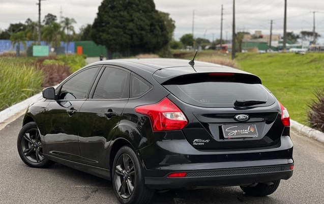 imagem-https://www.socarrao.com.br/sc-vehicle-images-prod/4000465/1790008804982-V2hhdHNBcHAgSW1hZ2UgMjAyNi0wOS0xOCBhdCAxOS4wMy4zOCAoMSkuanBlZw.jpeg