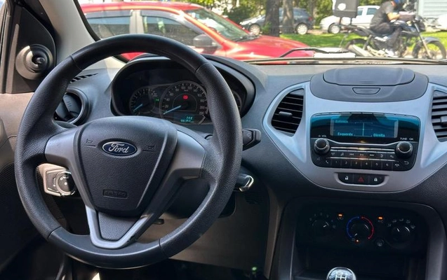 imagem-https://www.socarrao.com.br/sc-vehicle-images-prod/4000501/1790008843119-8493901_13_B_05070190db.jpeg