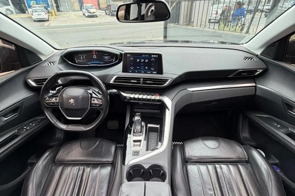 imagem-https://www.socarrao.com.br/sc-vehicle-images-prod/4000580/1790018950210-8497012_12_B_bba755c575.jpeg