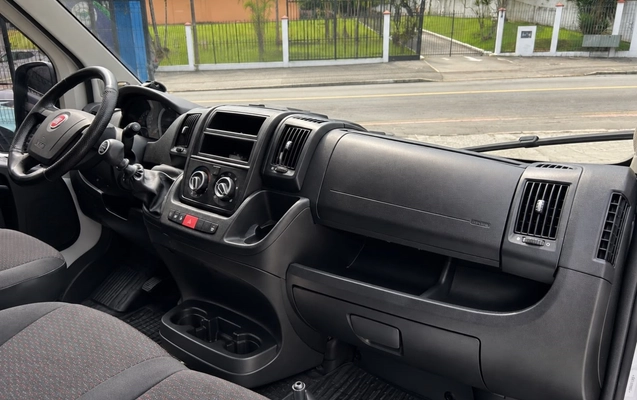 imagem-https://www.socarrao.com.br/sc-vehicle-images-prod/4000637/1790009067990-8_014351.jpg