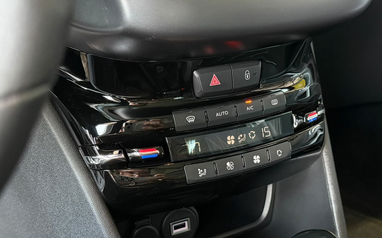 imagem-https://www.socarrao.com.br/sc-vehicle-images-prod/4000646/1790009082843-V2hhdHNBcHAgSW1hZ2UgMjAyNi0wOS0yMSBhdCAxMy4xOS4zOC5qcGVn.jpeg