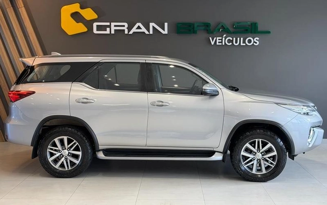 imagem-https://www.socarrao.com.br/sc-vehicle-images-prod/4000707/1790009169889-8185344_17_B_e05f8f86f6.jpeg