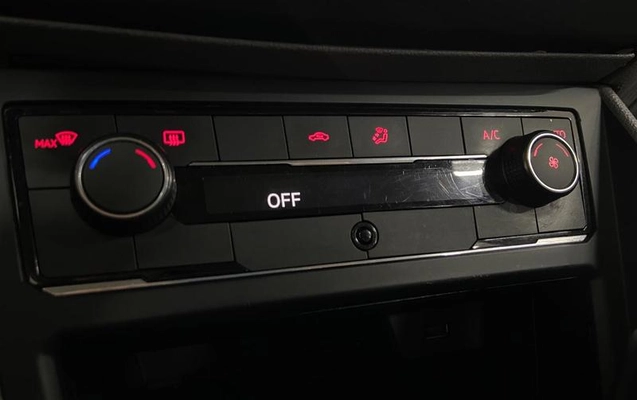 imagem-https://www.socarrao.com.br/sc-vehicle-images-prod/4000724/1790009471478-8496591_9_B_a87f82e95a.jpeg