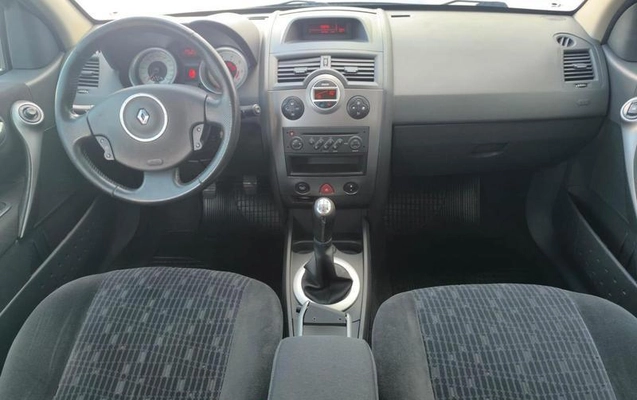 imagem-https://www.socarrao.com.br/sc-vehicle-images-prod/4000818/1790947122368-8490038_5_B_80587e67fd.jpg