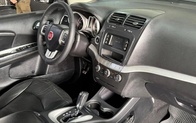 imagem-https://www.socarrao.com.br/sc-vehicle-images-prod/4000882/1790009435473-7128996_9_B_682734166d.jpeg
