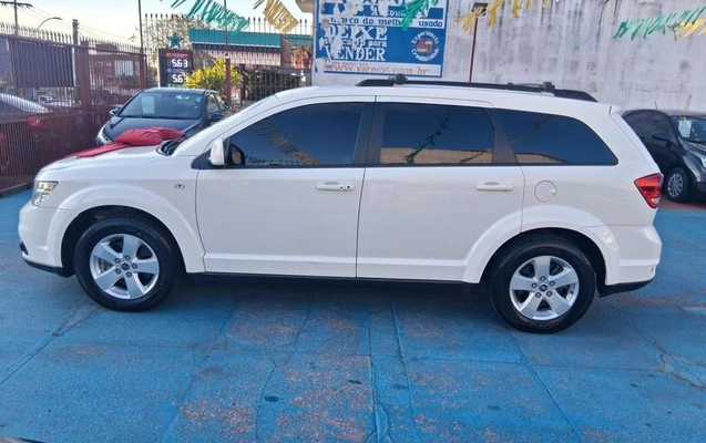 imagem-https://www.socarrao.com.br/sc-vehicle-images-prod/4000932/1790109855616-8486345_4_B_b26917d730.jpeg