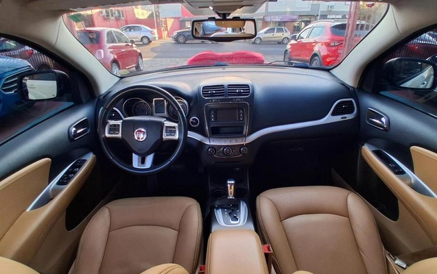 imagem-https://www.socarrao.com.br/sc-vehicle-images-prod/4000932/1790109855626-8486345_11_B_1c1c2c2135.jpeg