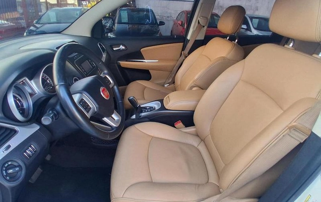 imagem-https://www.socarrao.com.br/sc-vehicle-images-prod/4000932/1790109855629-8486345_14_B_ad78e1b1af.jpeg