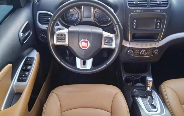 imagem-https://www.socarrao.com.br/sc-vehicle-images-prod/4000932/1790109855634-8486345_12_B_f32348f0d6.jpeg