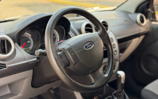imagem-https://www.socarrao.com.br/sc-vehicle-images-prod/4001223/1790010192557-c32d7aff-c322-4716-a5cd-924cc2695624.jpg