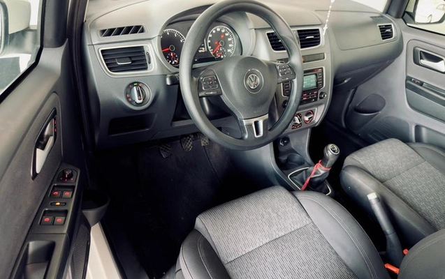imagem-https://www.socarrao.com.br/sc-vehicle-images-prod/4001232/1790010202859-8311497_19_B_b5bf51750f.jpeg