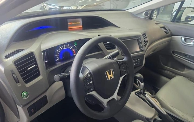 imagem-https://www.socarrao.com.br/sc-vehicle-images-prod/4001287/1792077685769-8497160_6_B_18b67714ab.jpeg